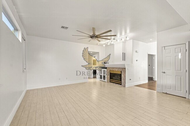 Building Photo - 9513 Cloudcroft Ave