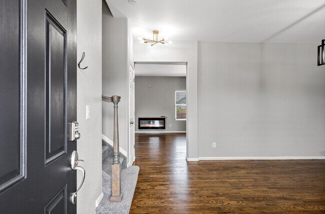 Building Photo - 7585 Alpine Daisy Dr