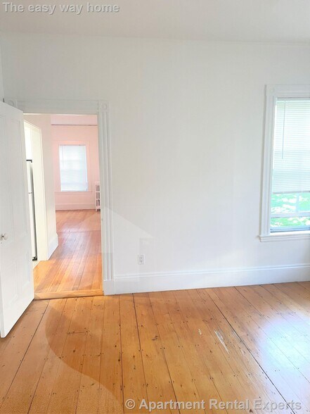 Building Photo - 32 Healey St