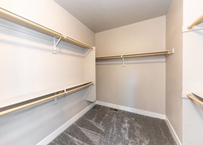 Building Photo - 5389 Sky Top Ln