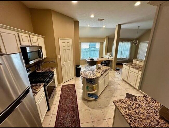 Building Photo - 1106 Kerri Ct