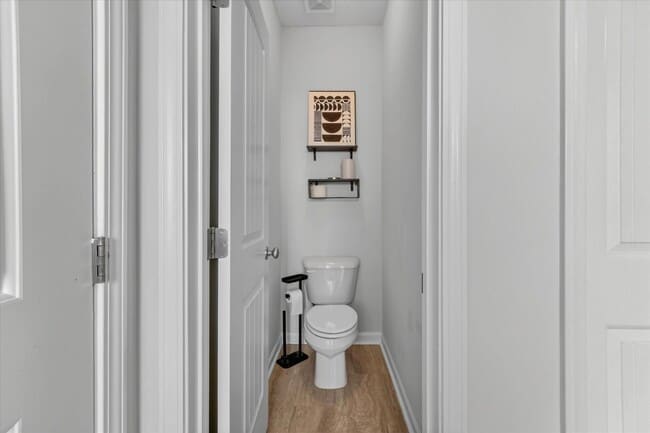 Building Photo - AVAILABLE NOW! (Pet Friendly)