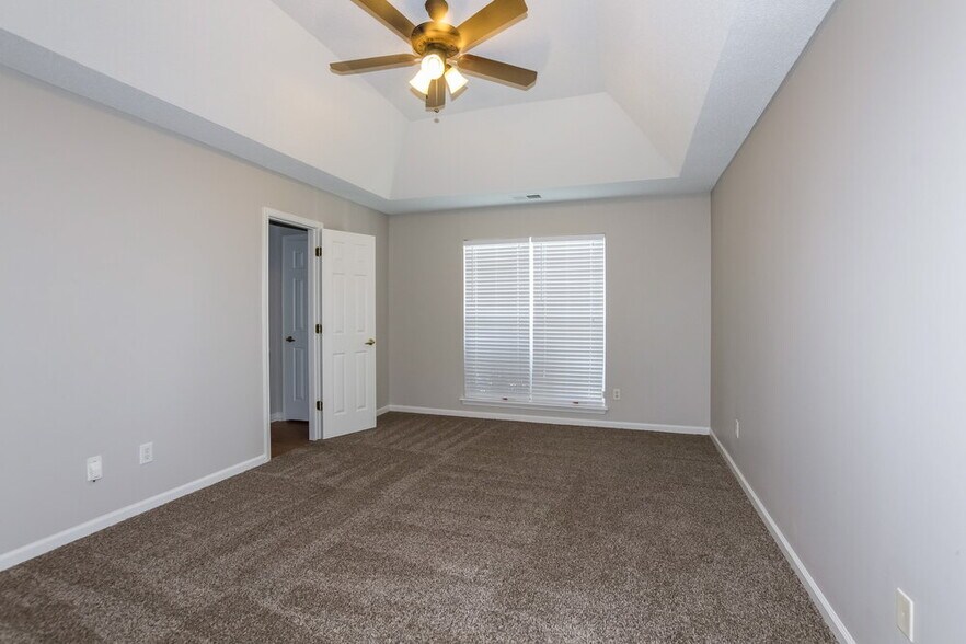 Building Photo - 4865 Bentridge Dr NW