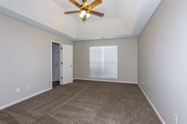 Building Photo - 4865 Bentridge Dr NW