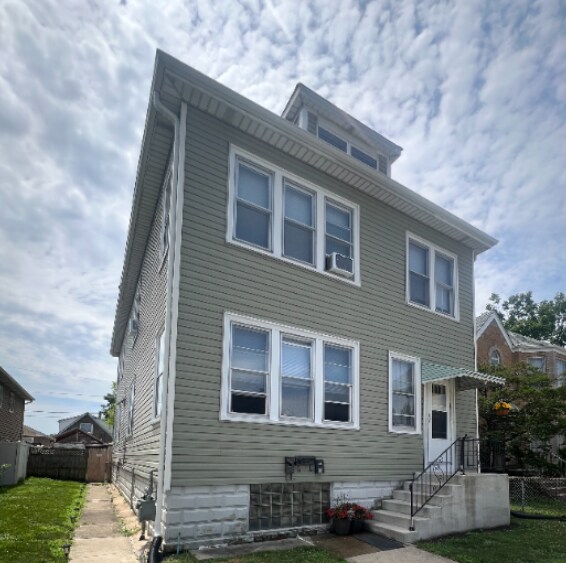 Primary Photo - 7337 W 61st Pl