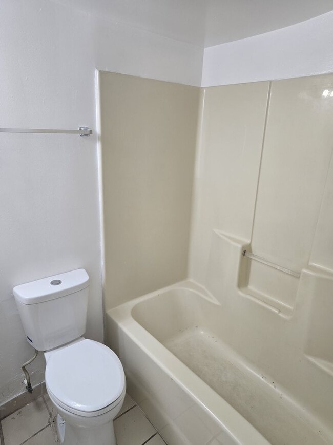 Building Photo - 1 BED CONDO IN HOLLYWOOD