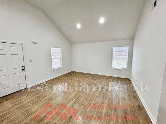 Building Photo - 581 Gilleas Rd