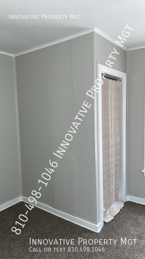 Building Photo - 1012 Farnum Ave