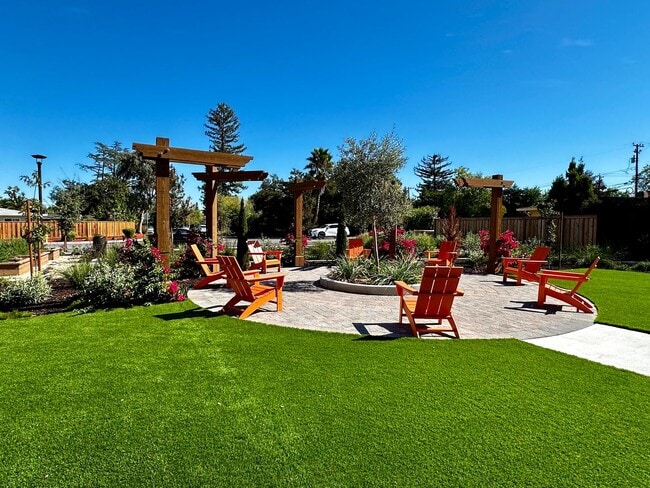 Building Photo - New Luxury Townhouse in Saratoga