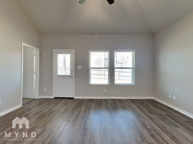 Building Photo - 6327 Sycamore Run