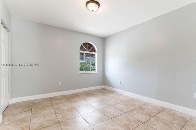 Building Photo - 1695 SW 11th St