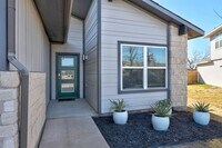 Building Photo - 100 Deserti Rd