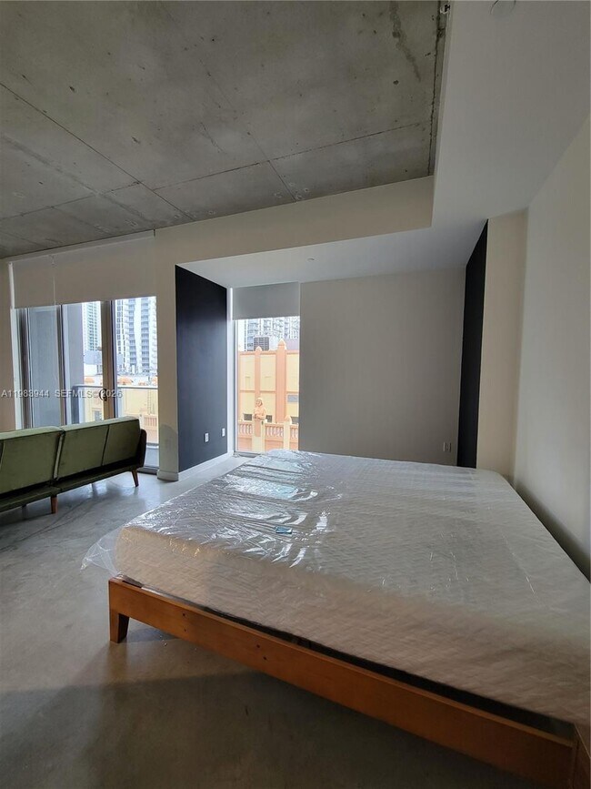 Building Photo - 151 SE 1st St