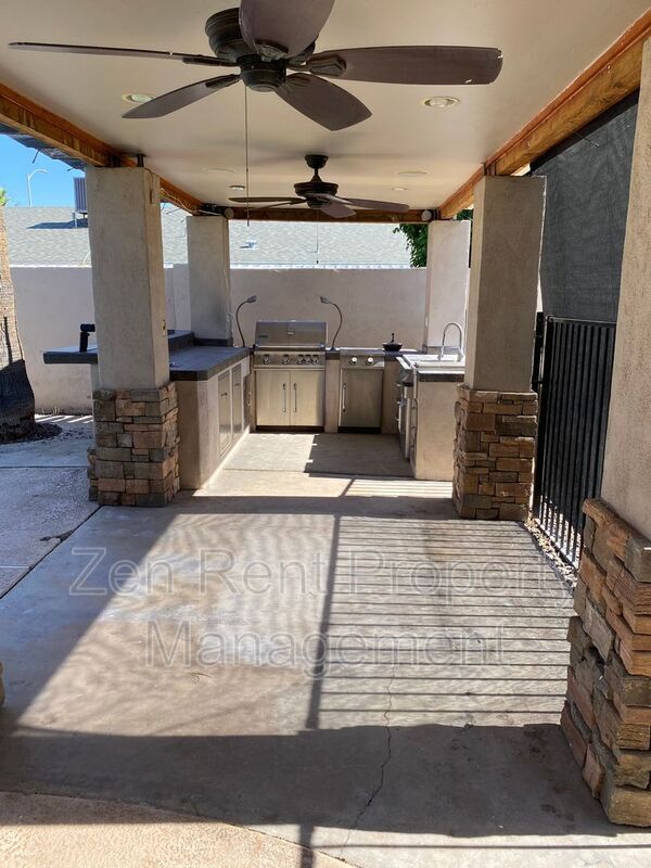 Building Photo - 815 W Juanita Cir