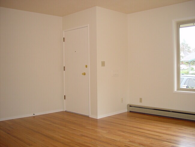 Living room - 3310 Columbia St