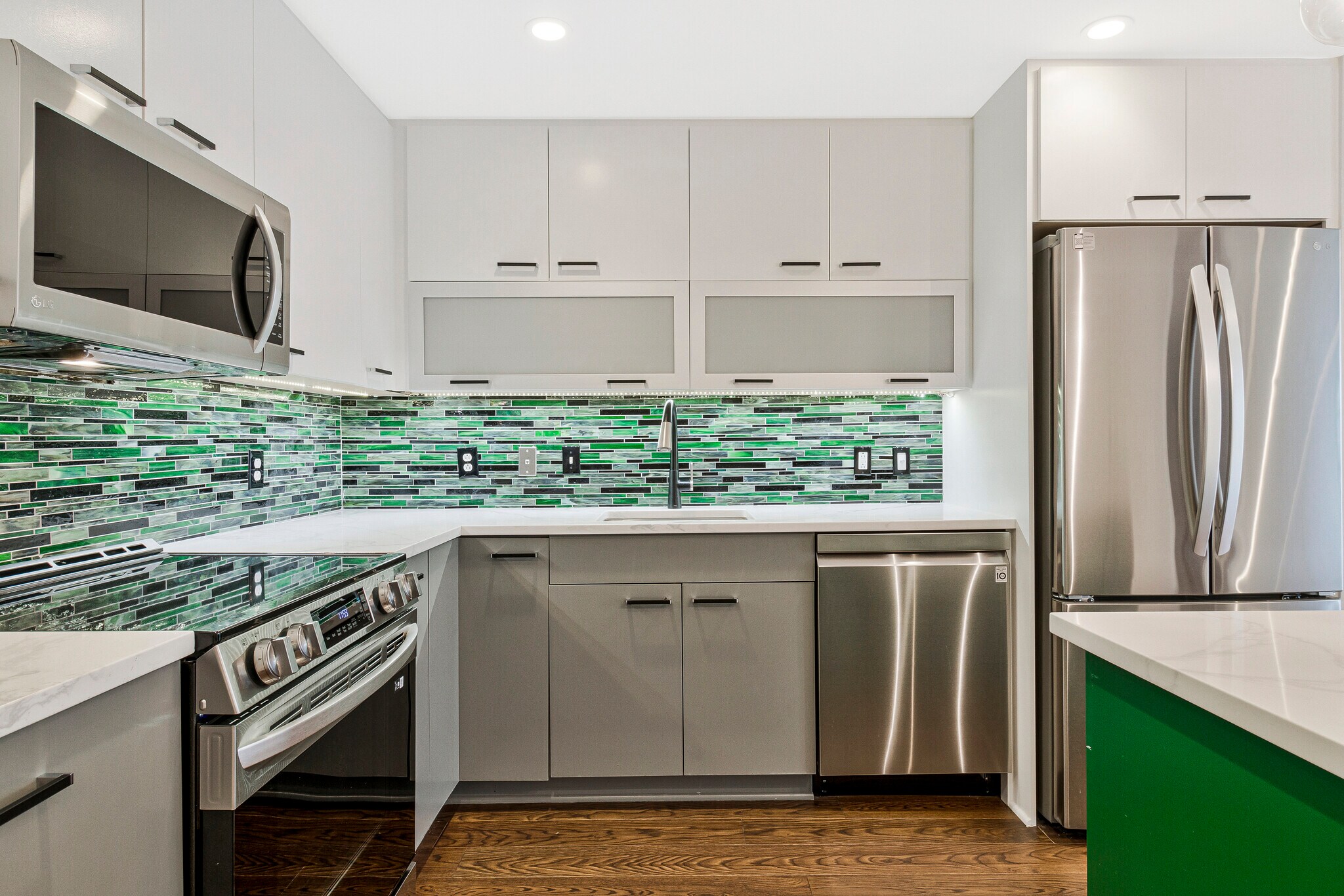 Stainless Steel Appliances - 1010 Massachusetts Ave NW