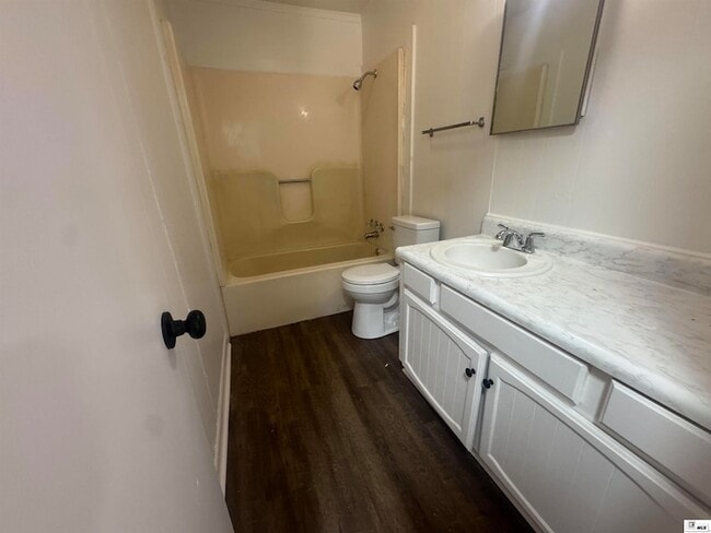 Building Photo - 207 Oaklawn Dr