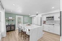 Building Photo - 715 Kaye St