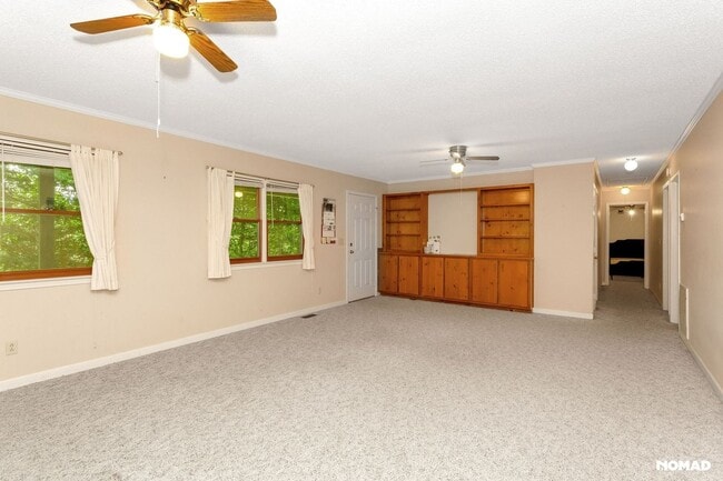 Building Photo - Peace & Beautiful 3BR House Near Rabun Gap...