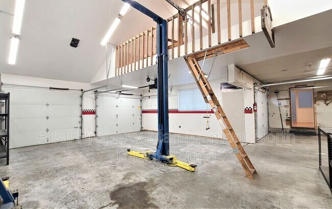 Building Photo - 7914 44th Ave W