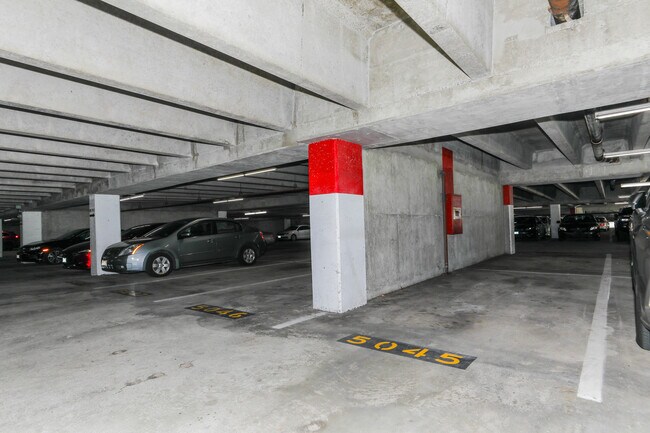 Building Photo - 55 S Kukui St