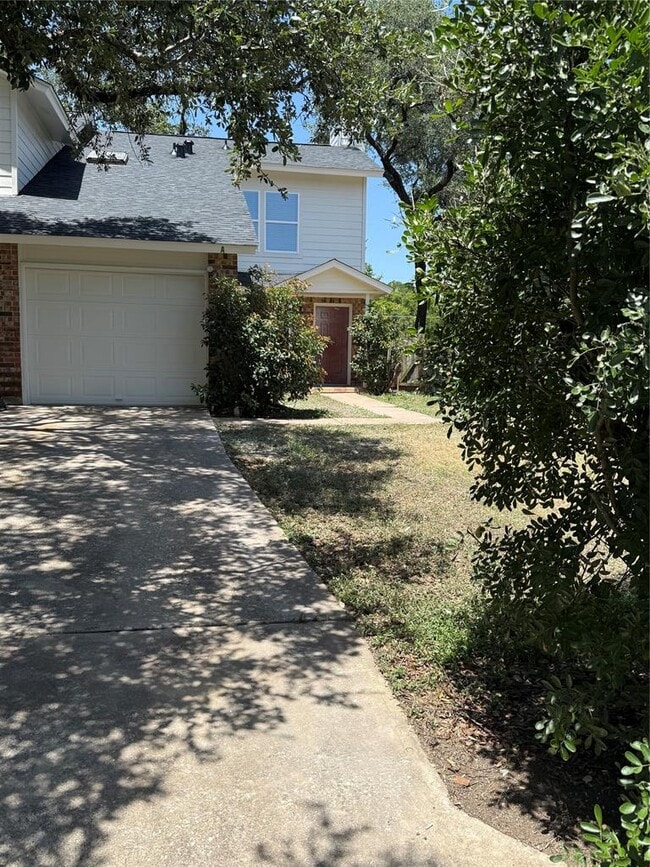Building Photo - 13339 Water Oak Ln