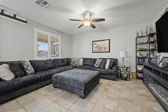 Building Photo - 18235 W Ida Ln