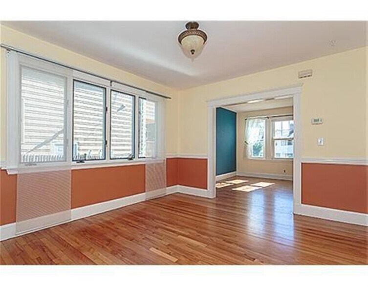 Building Photo - 67 Fairfax St