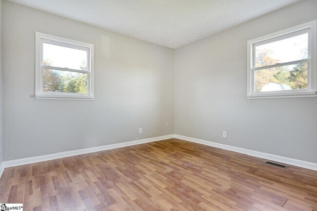 Building Photo - 731 Winding Creek Rd