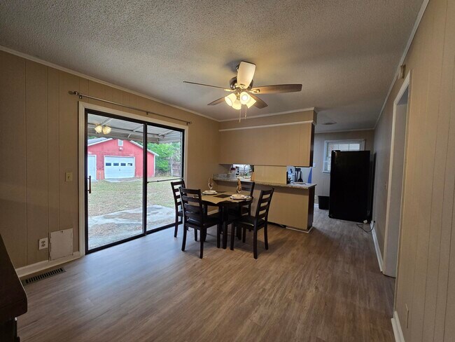 Building Photo - 1565 Jefferson Rd