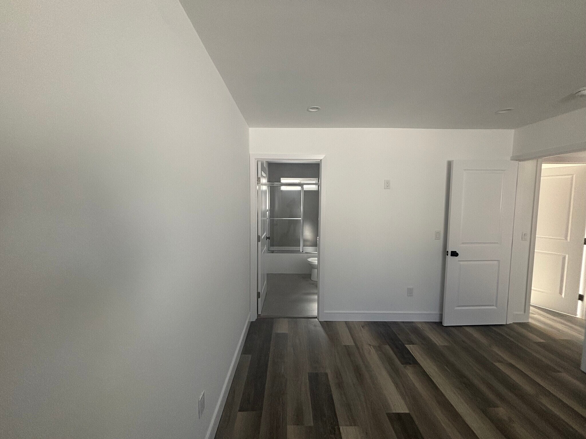 Building Photo - 3006 S Palm Grove Ave