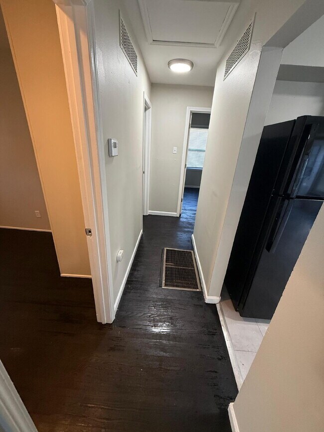 Building Photo - Beautiful 4-Bedroom Home for Rent in St. Louis – $1,800/Month