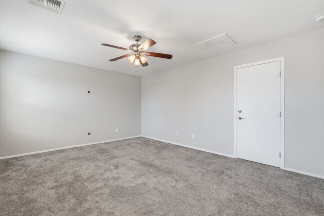 Building Photo - Spacious 4 Bedroom 2 Bath In Peoria with Pool and Sports Court
