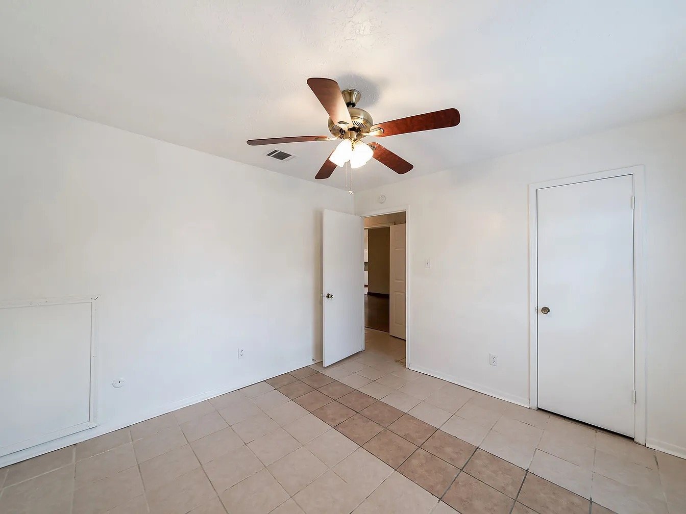 Building Photo - 16727 Royal Mile Ln