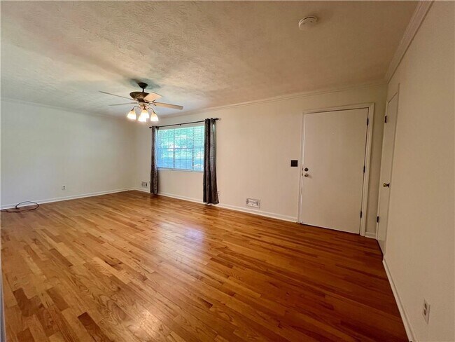 Building Photo - 6695 Courtney Dr