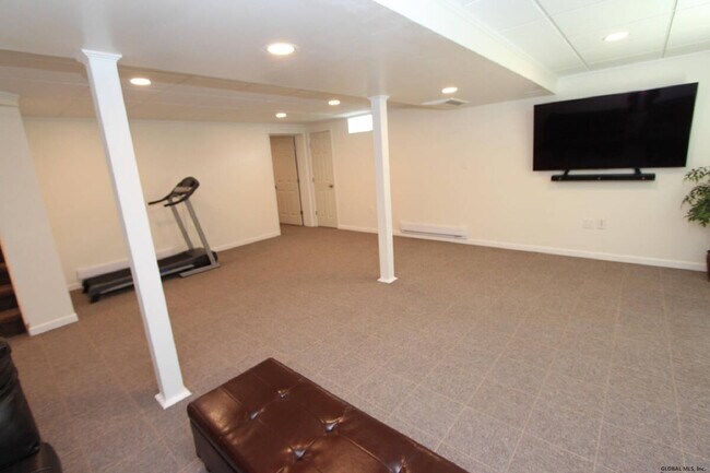 Building Photo - 106 Balsam Way