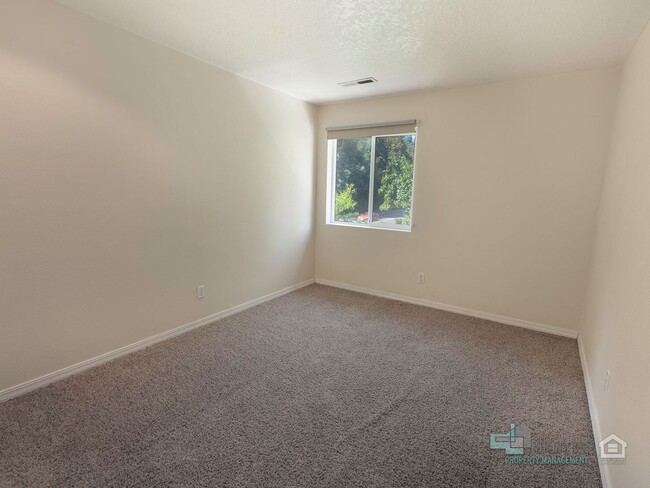 Building Photo - 20630 Willamette Dr