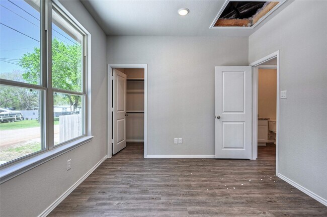 Building Photo - 11779 White Cedar St