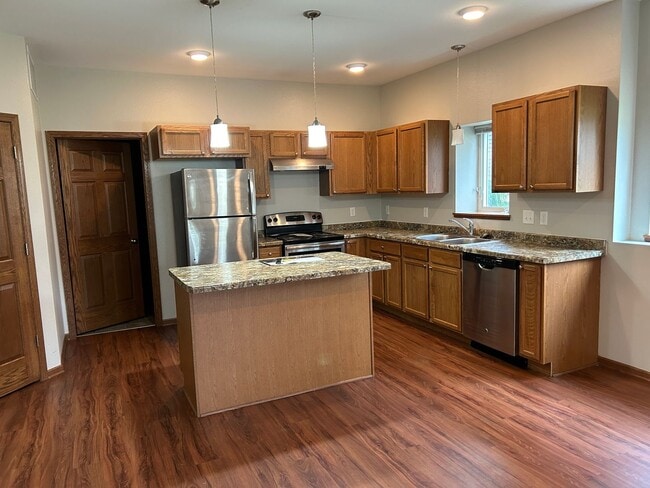 Building Photo - Stadium Commons Lower Unit