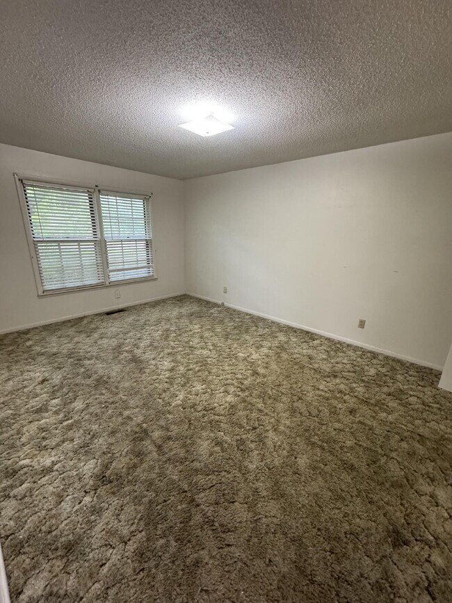 Building Photo - "Charming 3-Bedroom Home with 2 Full Baths in Rainsville – 1,410 Sq. Ft. of Cozy Comfort!"