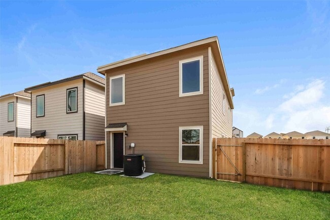 Building Photo - 15319 Estrella Rd W