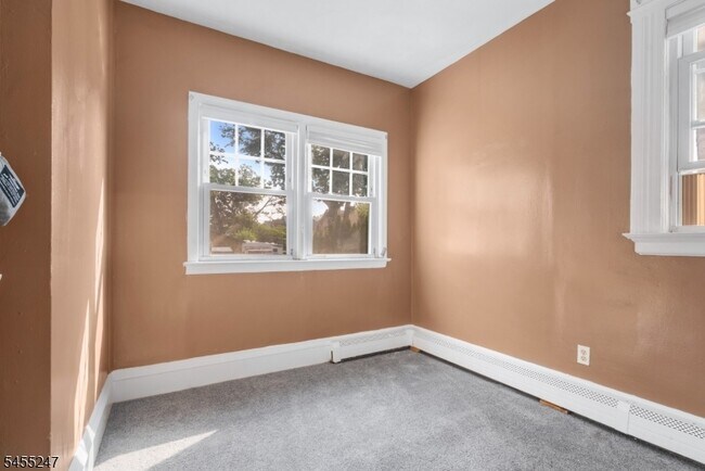 Building Photo - 165 Claremont Ave