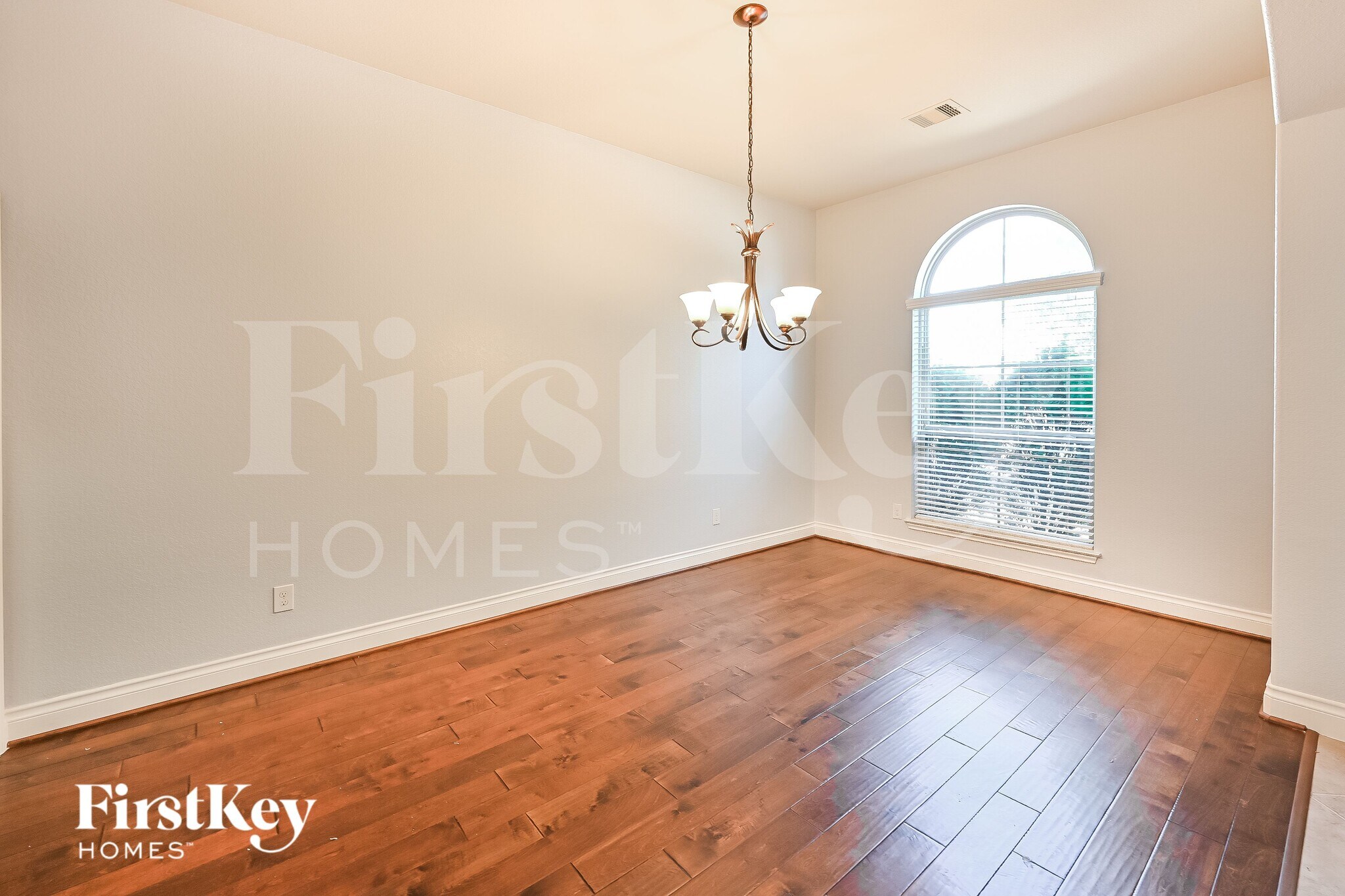 Building Photo - 18631 Minden Oaks Dr