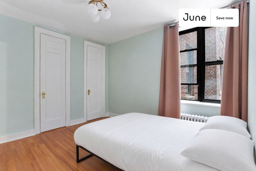 Building Photo - 23 E 109th St