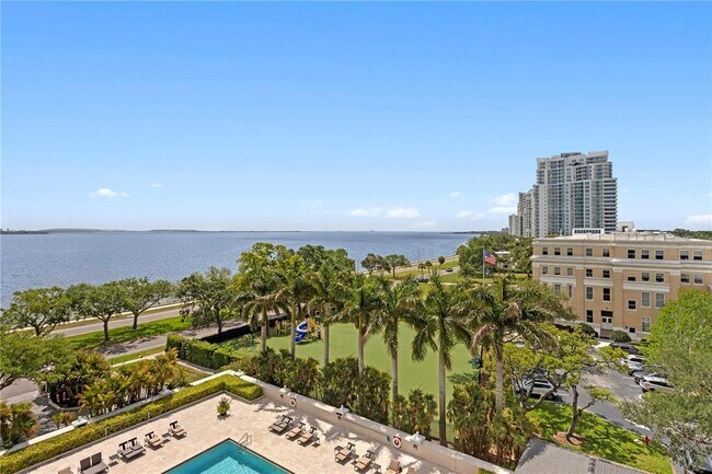 Building Photo - 3301 Bayshore Blvd
