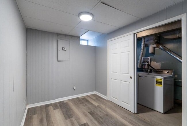 Building Photo - 2835 Winton St