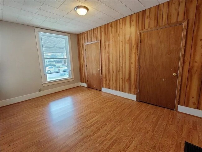 Building Photo - 406 W Franklin St