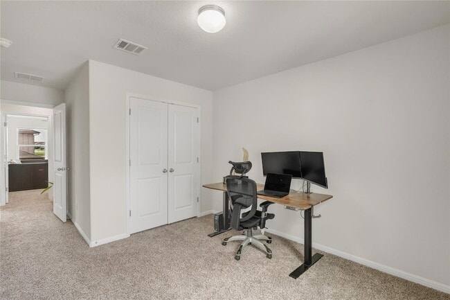 Building Photo - 223 Balsam St