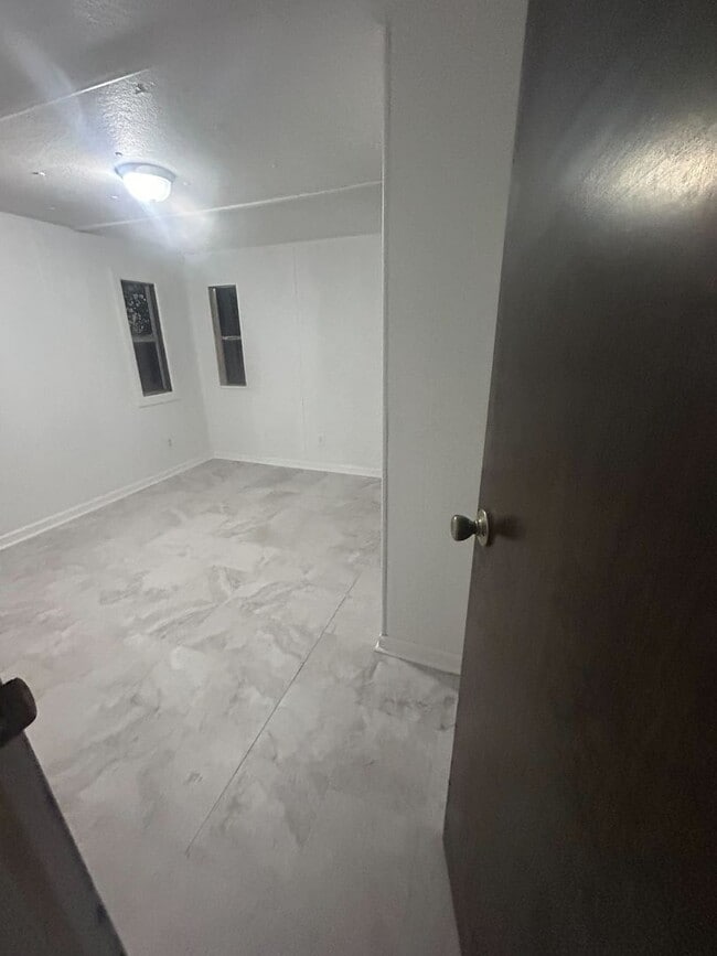 Building Photo - New Home Available! Apply Now! 3 Bedroom h...