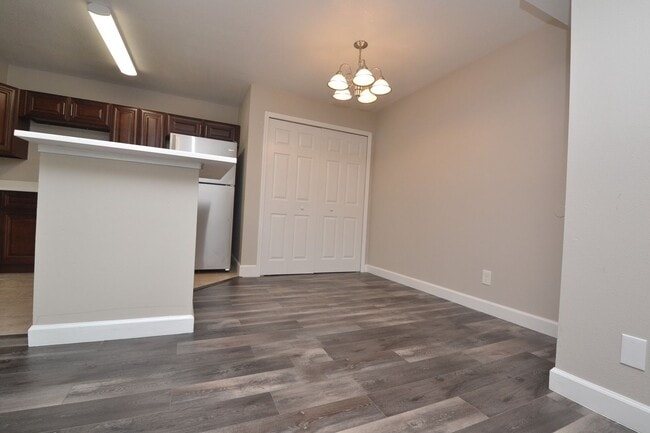 Building Photo - 1/1 Condo in Altamonte Springs ~ Gated Lak...